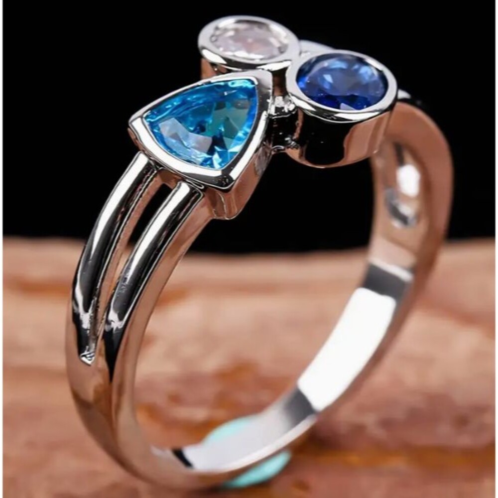 Silver 3 Three Blue Clear Stone Ring Size 8 Triangle Oval - Picture 5 of 9